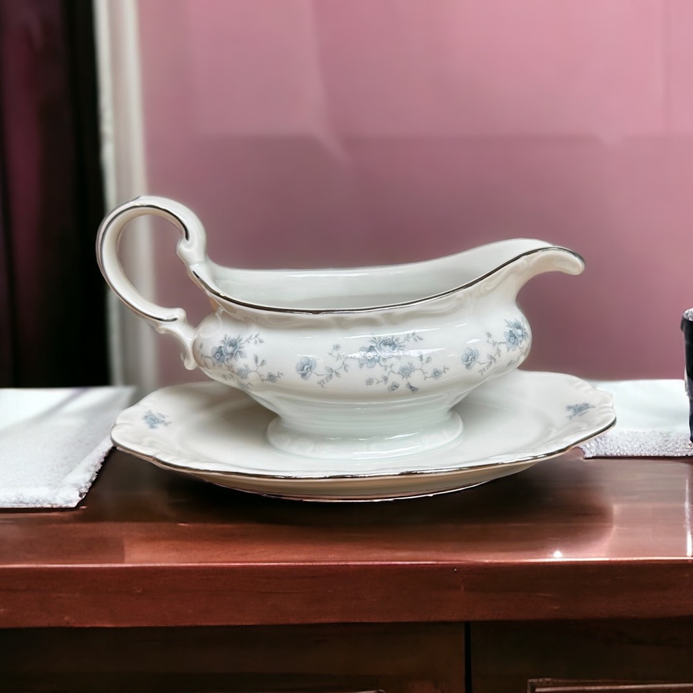 Johann Haviland Blue Garland Gravy Boat